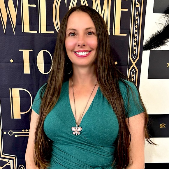 Meet your Posher, Lori - Picture 1 of 1